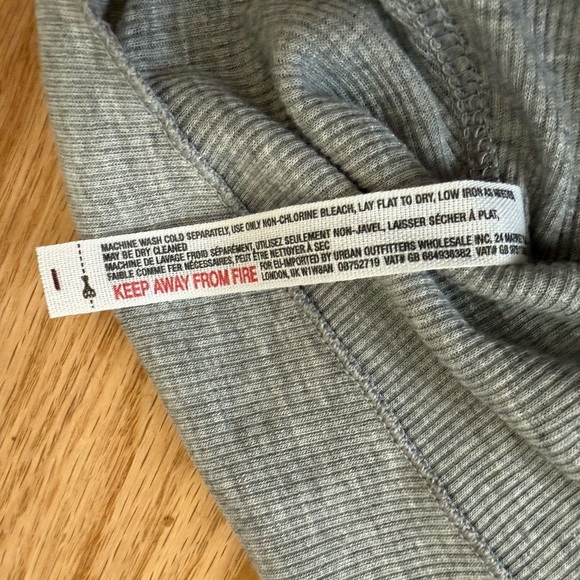 NEW Free People Don’t Rock The Boat Ribbed Long Sleeve V Neck T shirt Gray Small - Picture 8 of 10